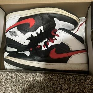 Nike Air Jordan 1 Mid "Chile Red"
